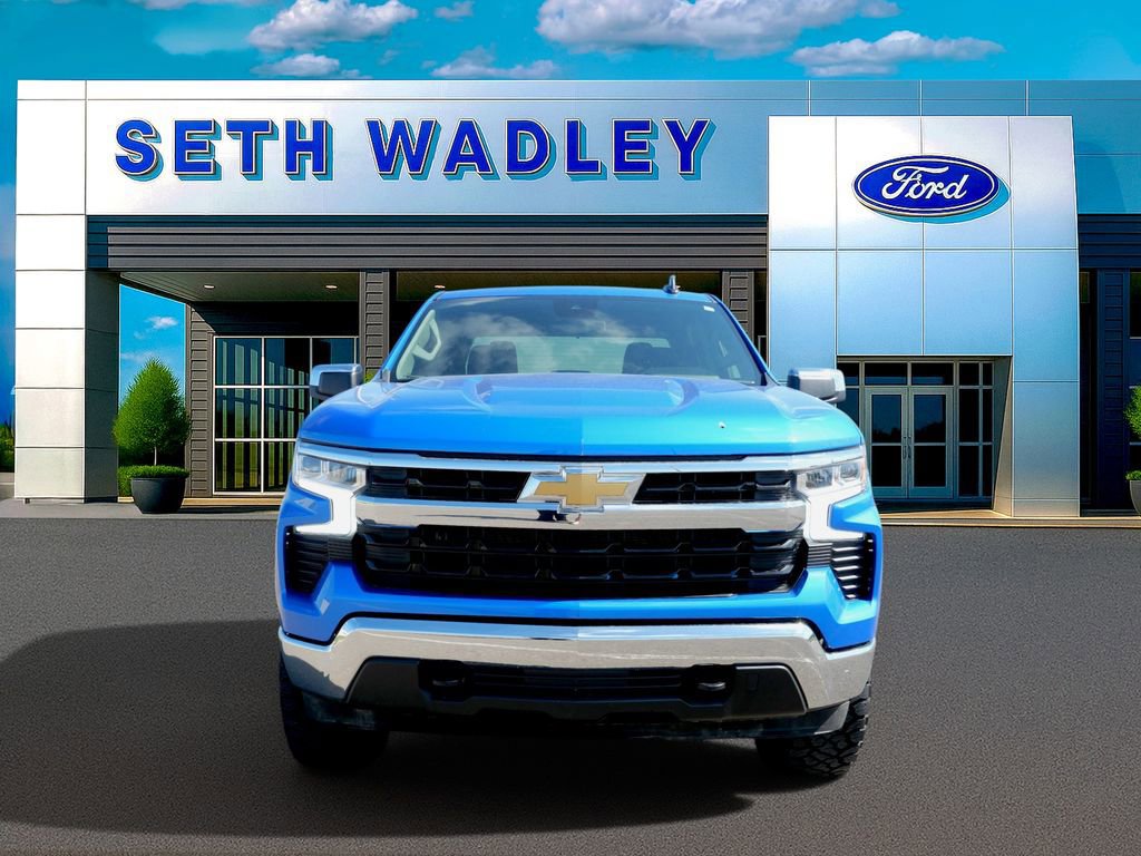 Used 2025 Chevrolet Silverado 1500 LT AWD/4WD image 5