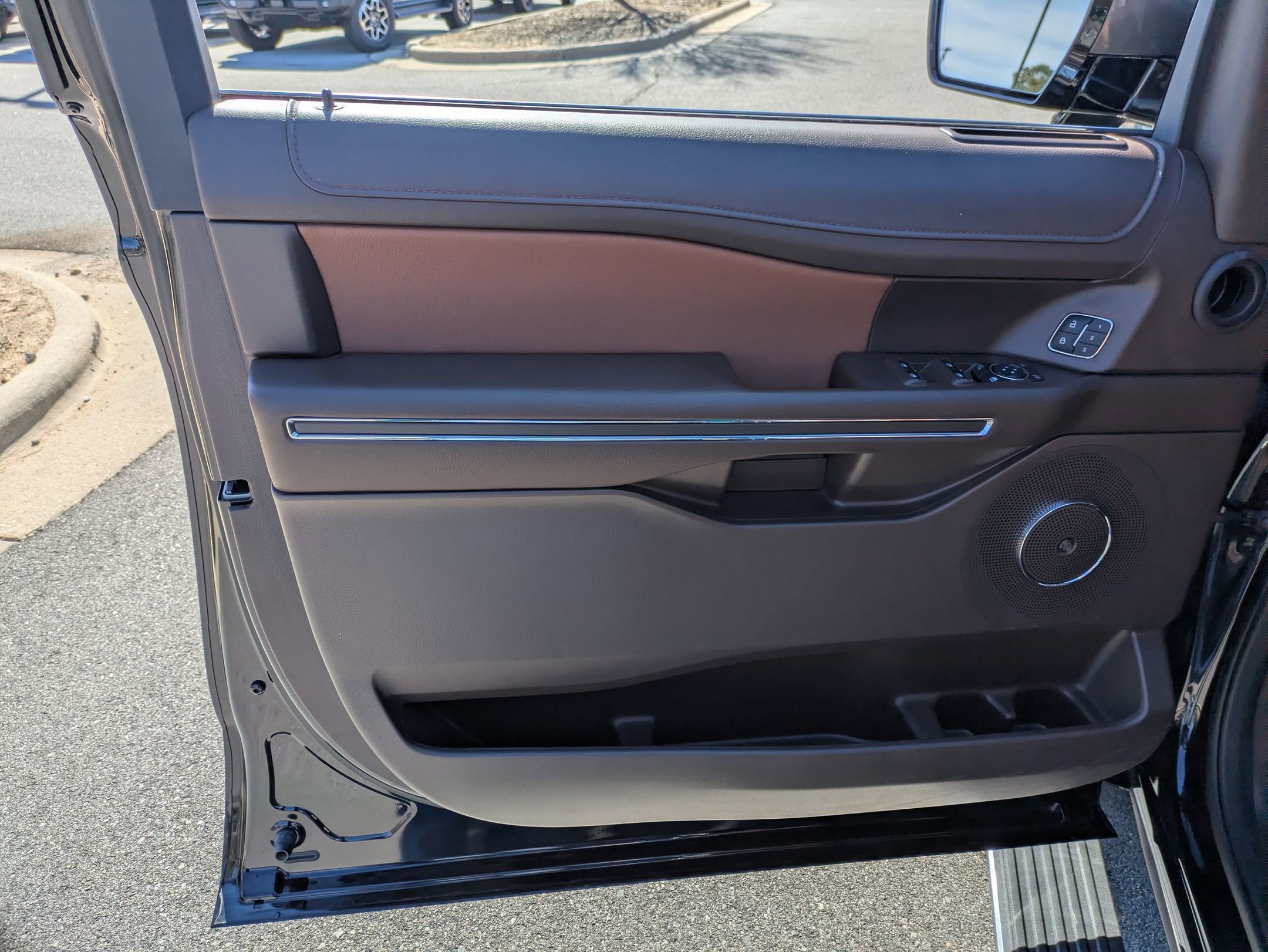 Certified 2024 Ford Expedition Max King Ranch image 16