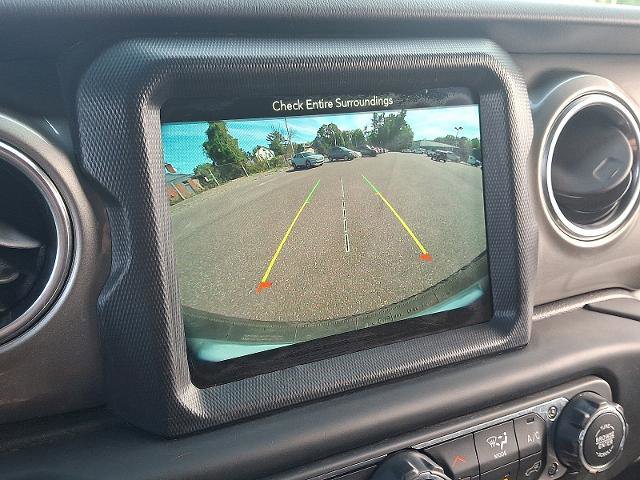 Used 2019 Jeep Wrangler Unlimited Sahara image 15