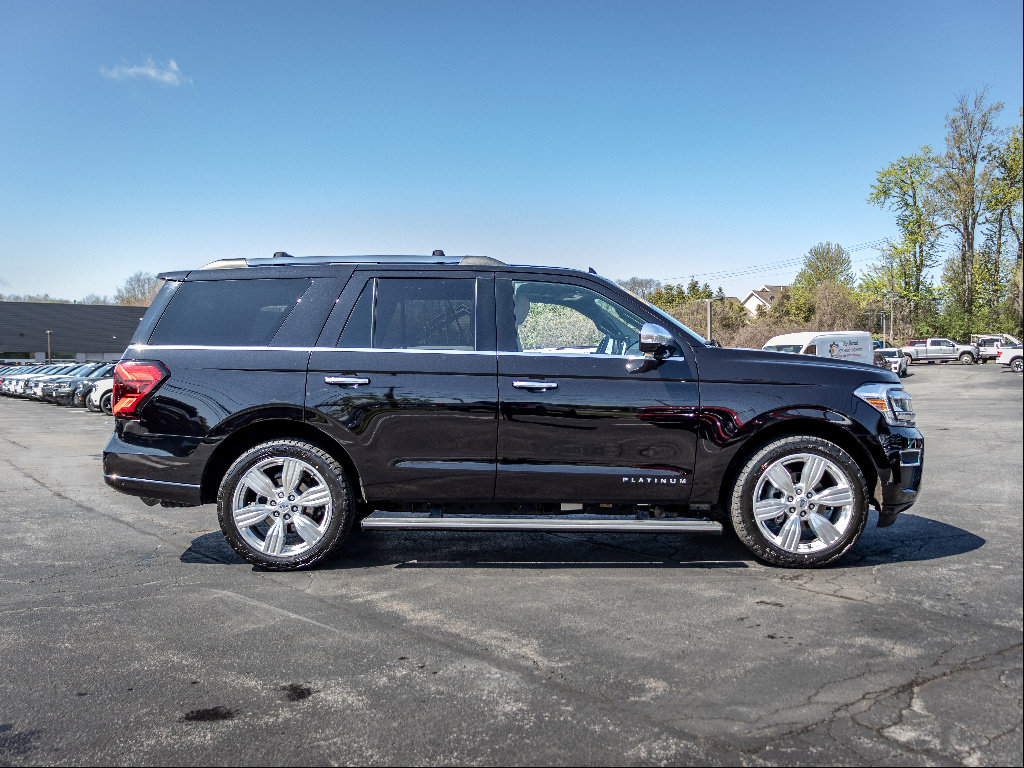 Certified 2024 Ford Expedition Platinum AWD/4WD image 9