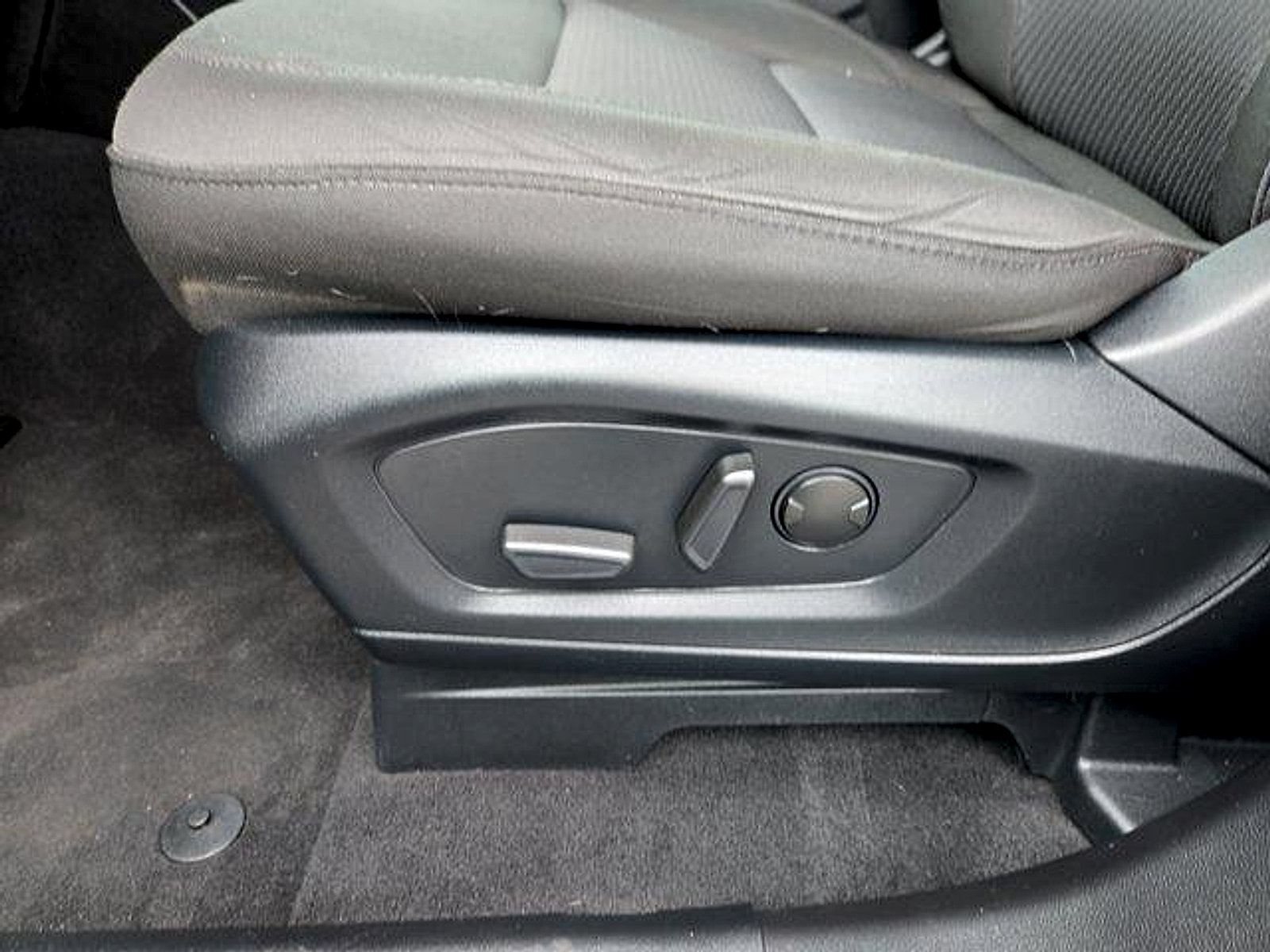 Certified 2023 Ford Explorer XLT AWD/4WD image 12