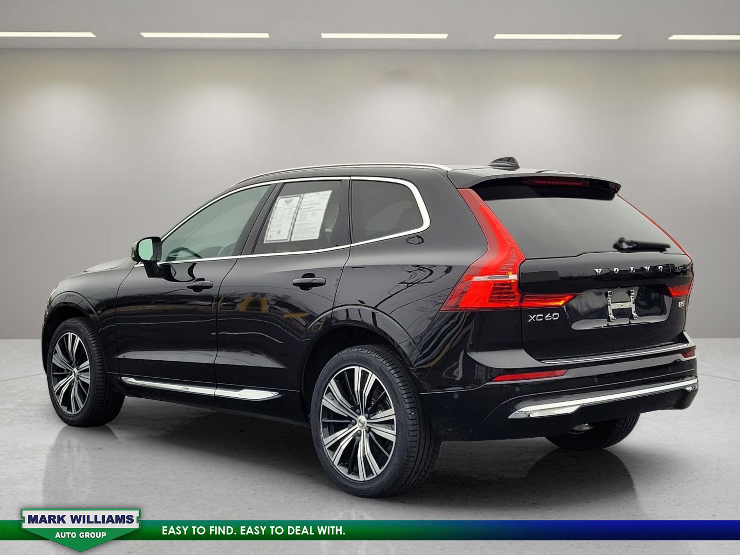 Used 2022 Volvo XC60 B5 Inscription w/ Advanced Package image 3