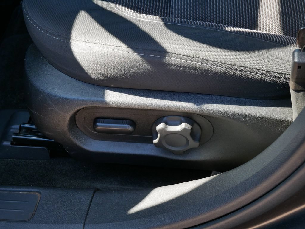 Certified 2018 Ford Taurus SEL w/ Equipment Group 201A FWD image 19