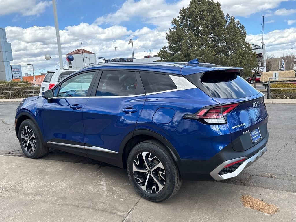 Used 2023 Kia Sportage EX image 3