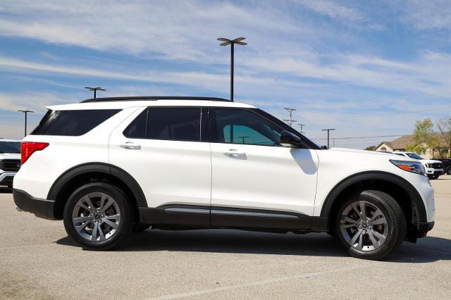 Certified 2024 Ford Explorer XLT w/ XLT Sport Appearance Package AWD/4WD image 6