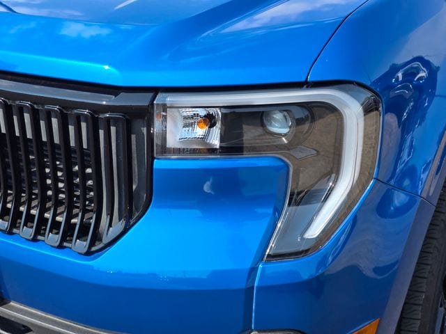 Certified 2025 Ford Maverick Lobo AWD/4WD image 3
