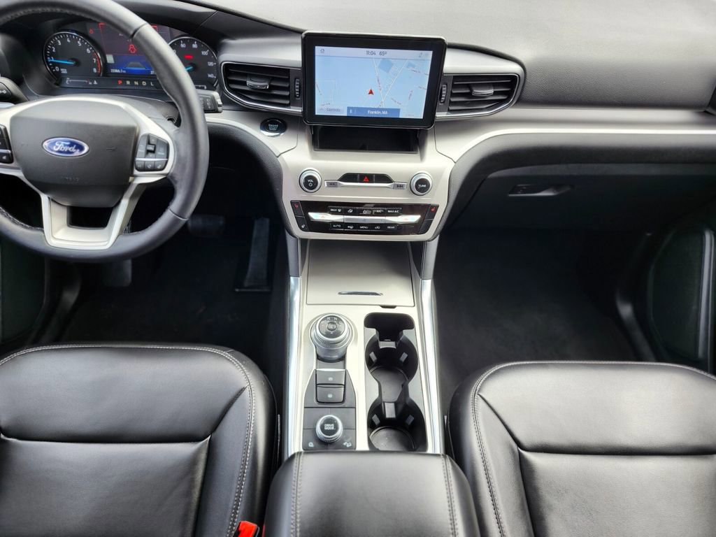 Certified 2022 Ford Explorer XLT w/ Equipment Group 202A image 14