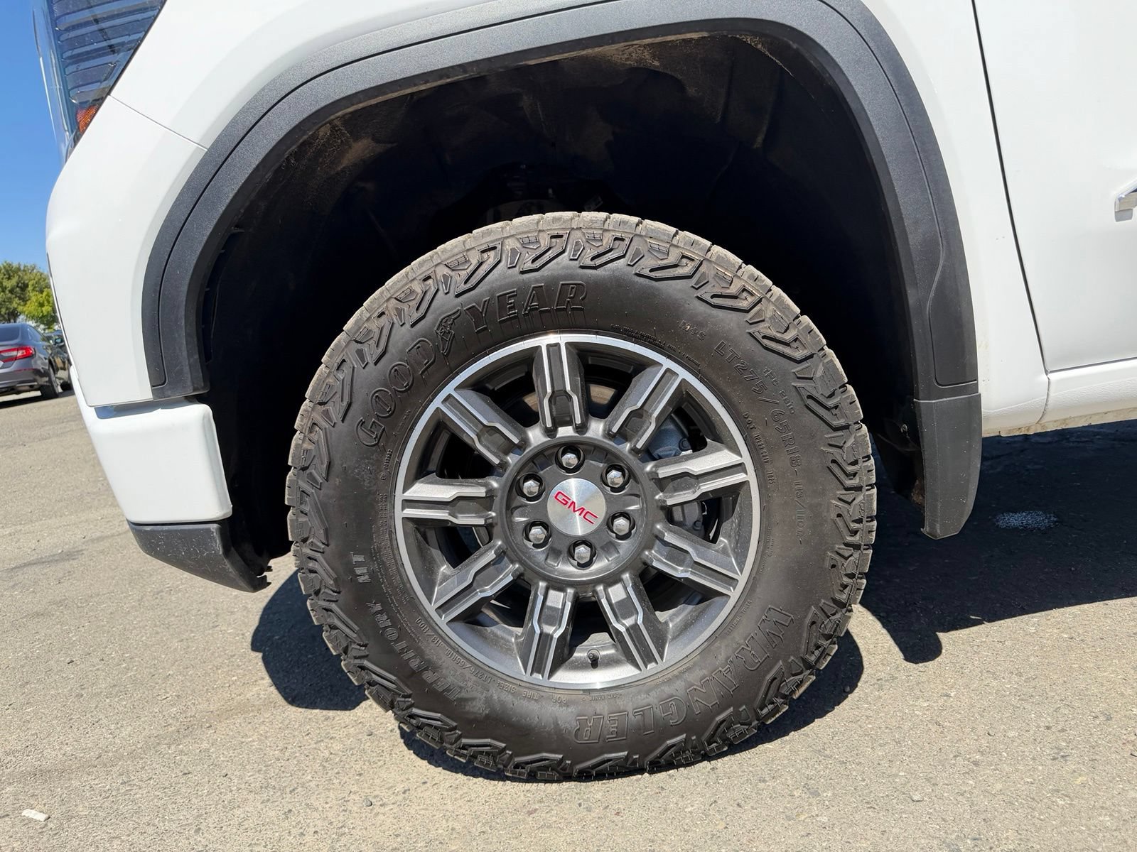 Used 2025 GMC Sierra 1500 AT4 AWD/4WD image 9