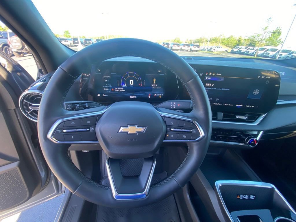 Used 2025 Chevrolet Equinox LT w/ Convenience Package II image 13