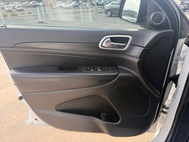 Used 2020 Jeep Grand Cherokee Altitude RWD image 13