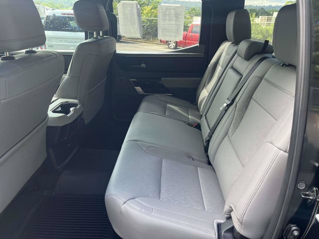 Used 2025 Toyota Tundra Limited AWD/4WD image 13