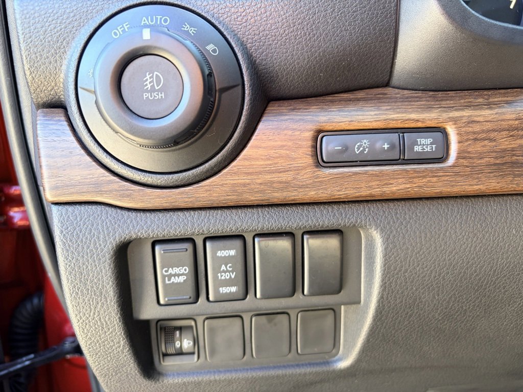 Used 2021 Nissan Titan Platinum Reserve w/ Moonroof Package image 25