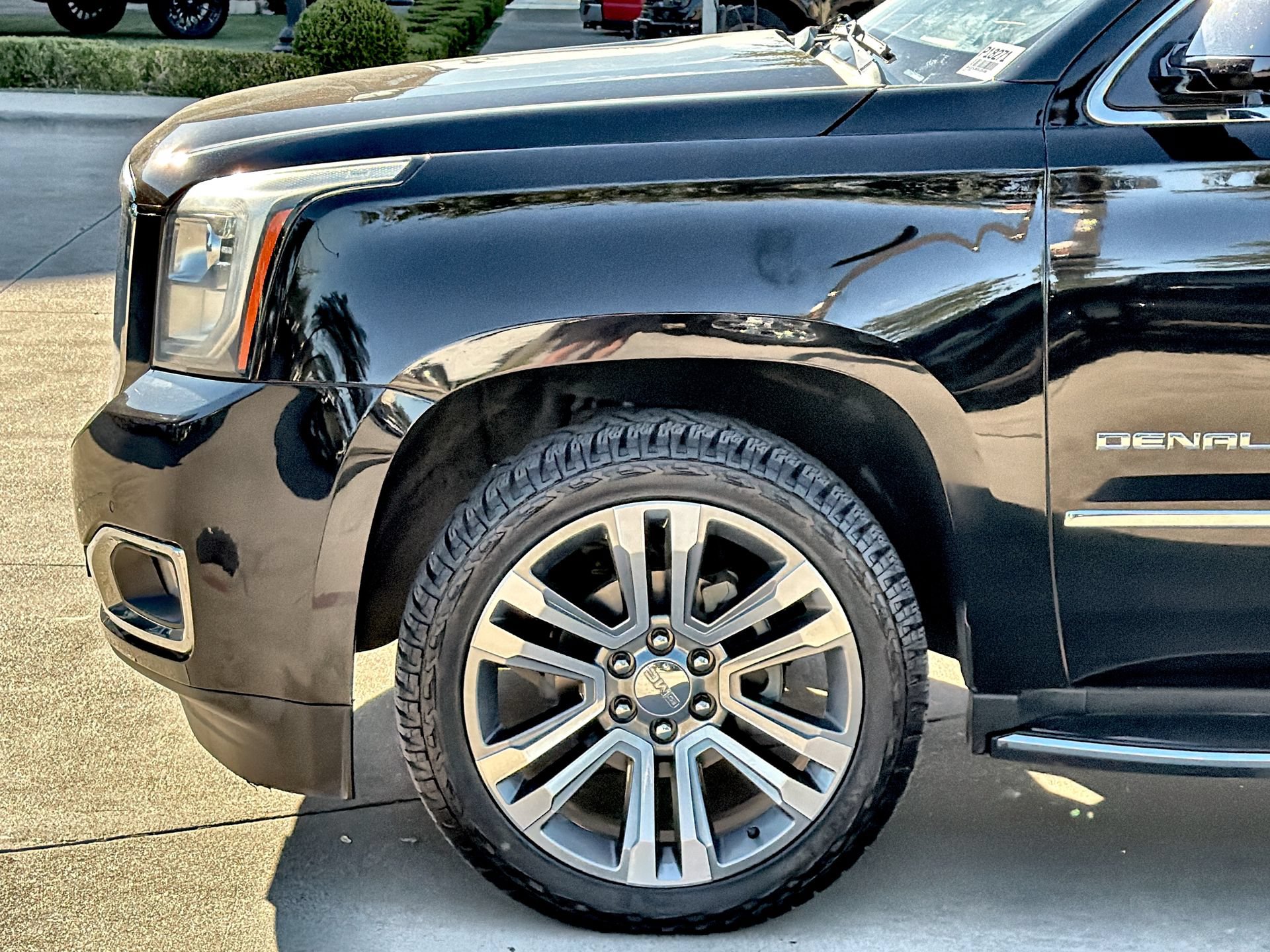 Used 2019 GMC Yukon Denali w/ Open Road Package AWD/4WD image 10