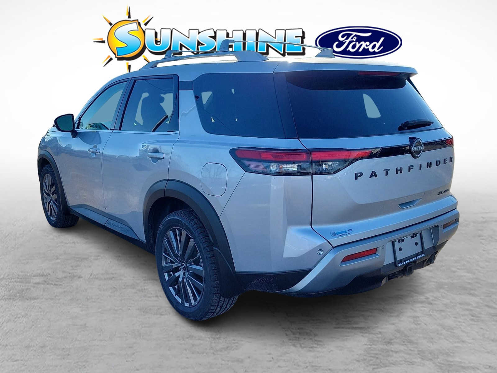 Used 2022 Nissan Pathfinder SL w/ SL Premium Package image 2