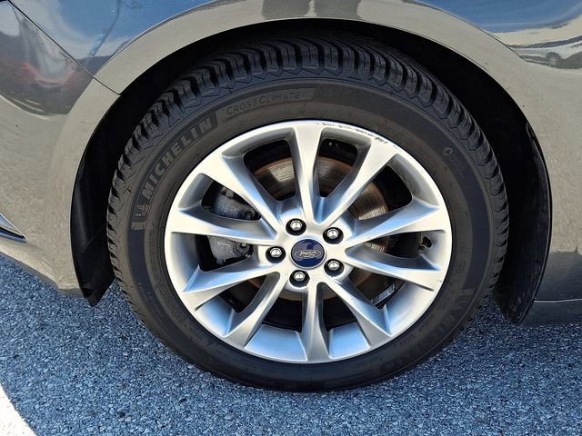 Certified 2017 Ford Fusion SE FWD image 28