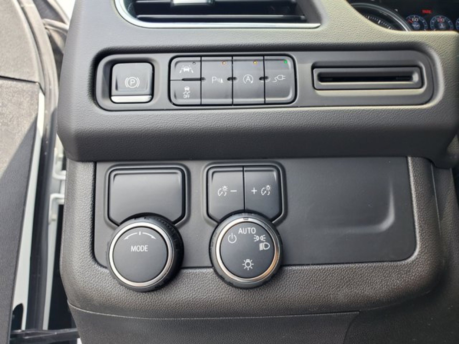 Used 2021 Chevrolet Tahoe Premier RWD image 16