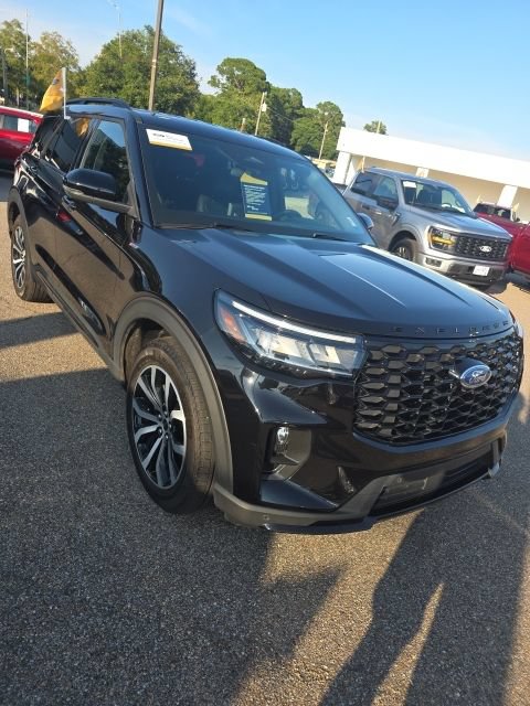 Certified 2025 Ford Explorer ST-Line RWD image 2