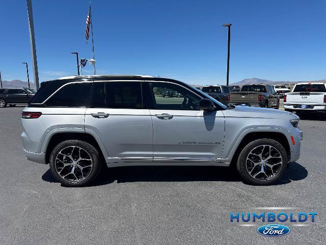 Used 2023 Jeep Grand Cherokee Summit AWD/4WD image 4