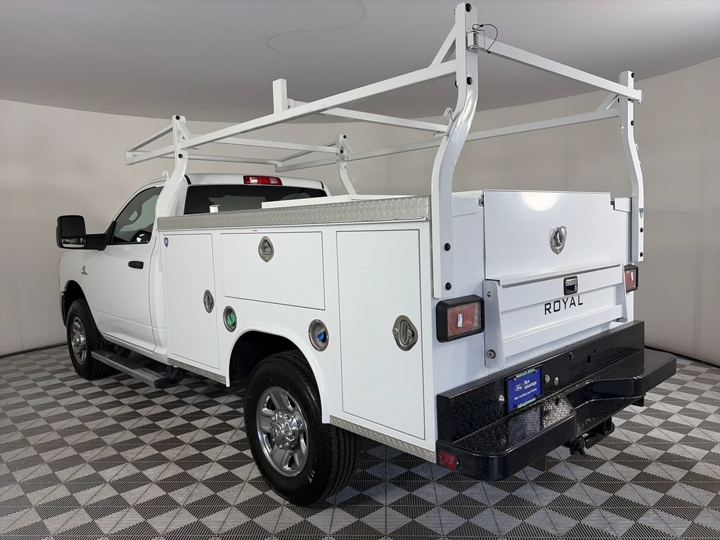 Used 2024 RAM 3500 Tradesman w/ Chrome Appearance Group AWD/4WD image 5