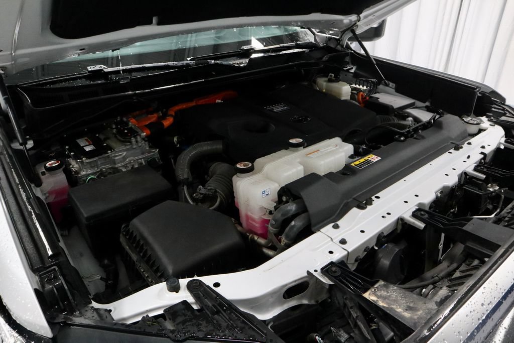 Used 2024 Toyota Tundra Limited AWD/4WD image 16