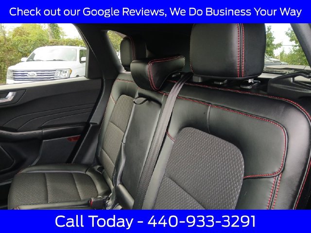 Certified 2025 Ford Escape ST-Line Select AWD/4WD image 33