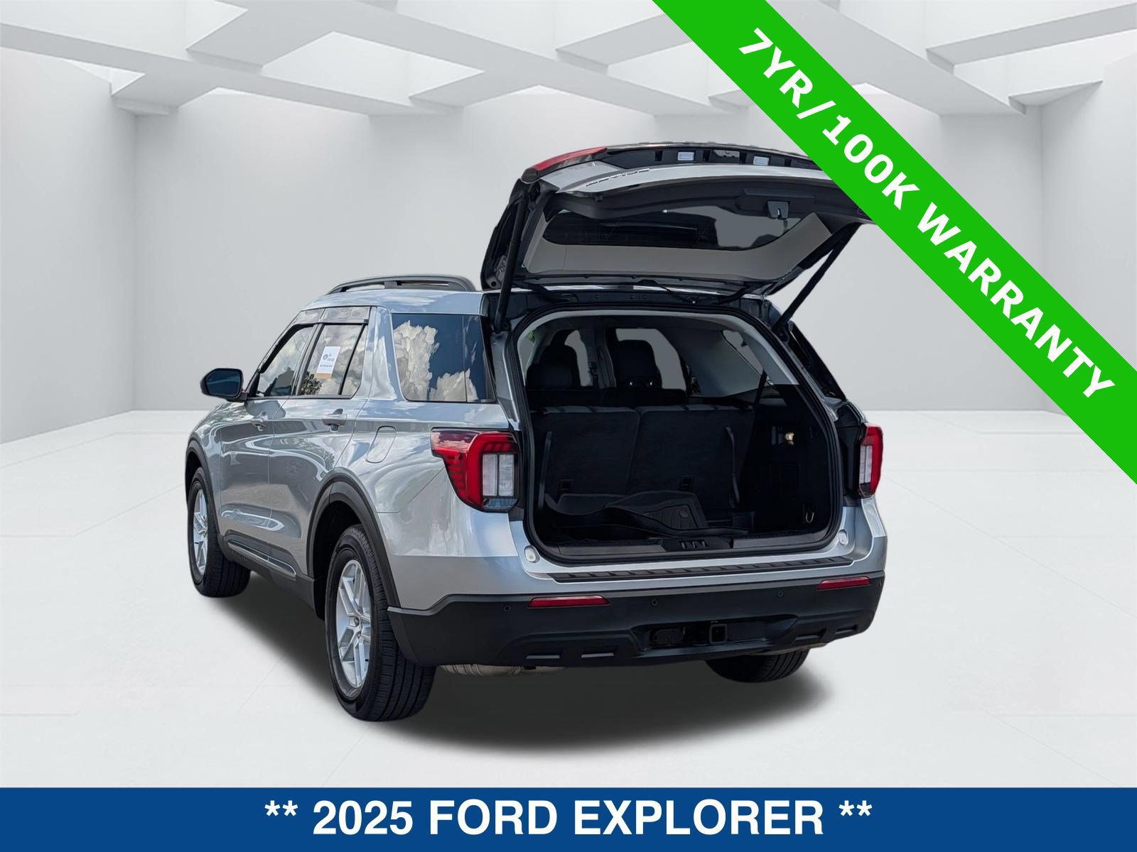 Certified 2025 Ford Explorer Active image 3