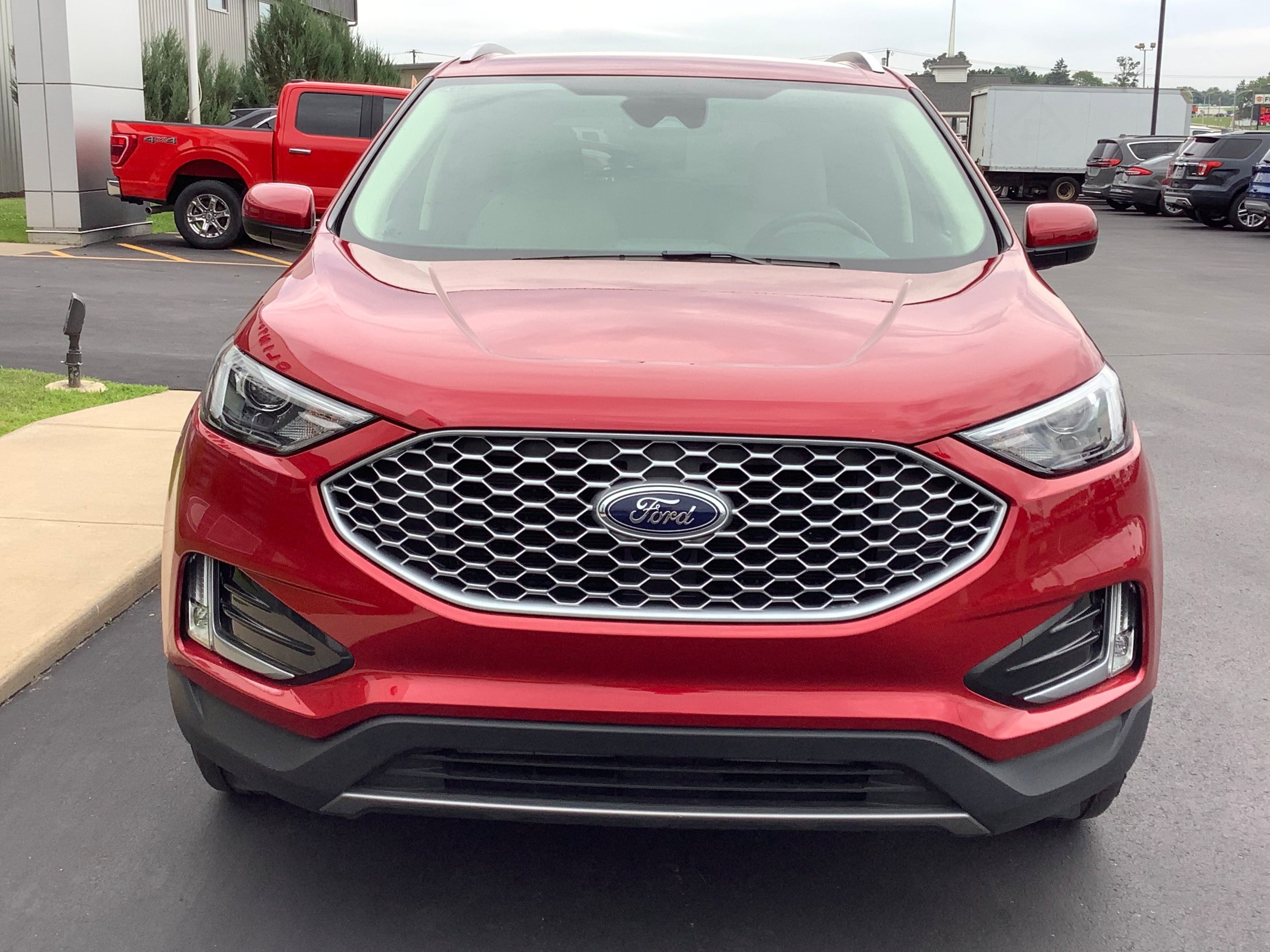 Certified 2023 Ford Edge SEL w/ Convenience Package AWD/4WD image 3