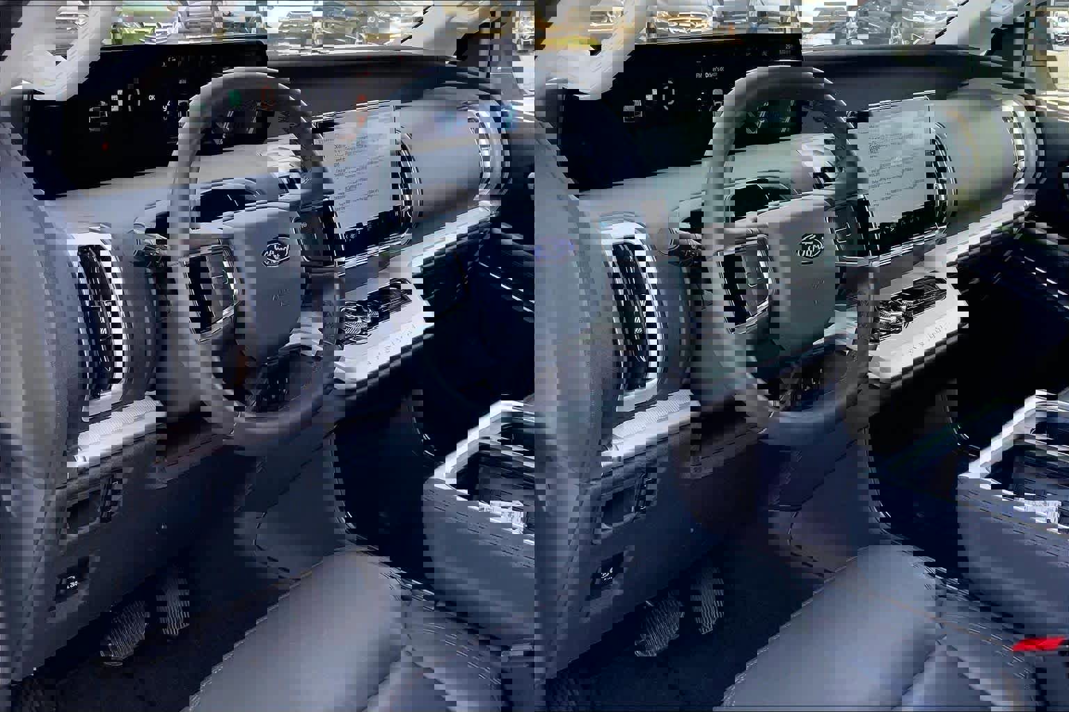 Certified 2025 Ford Expedition Active image 17