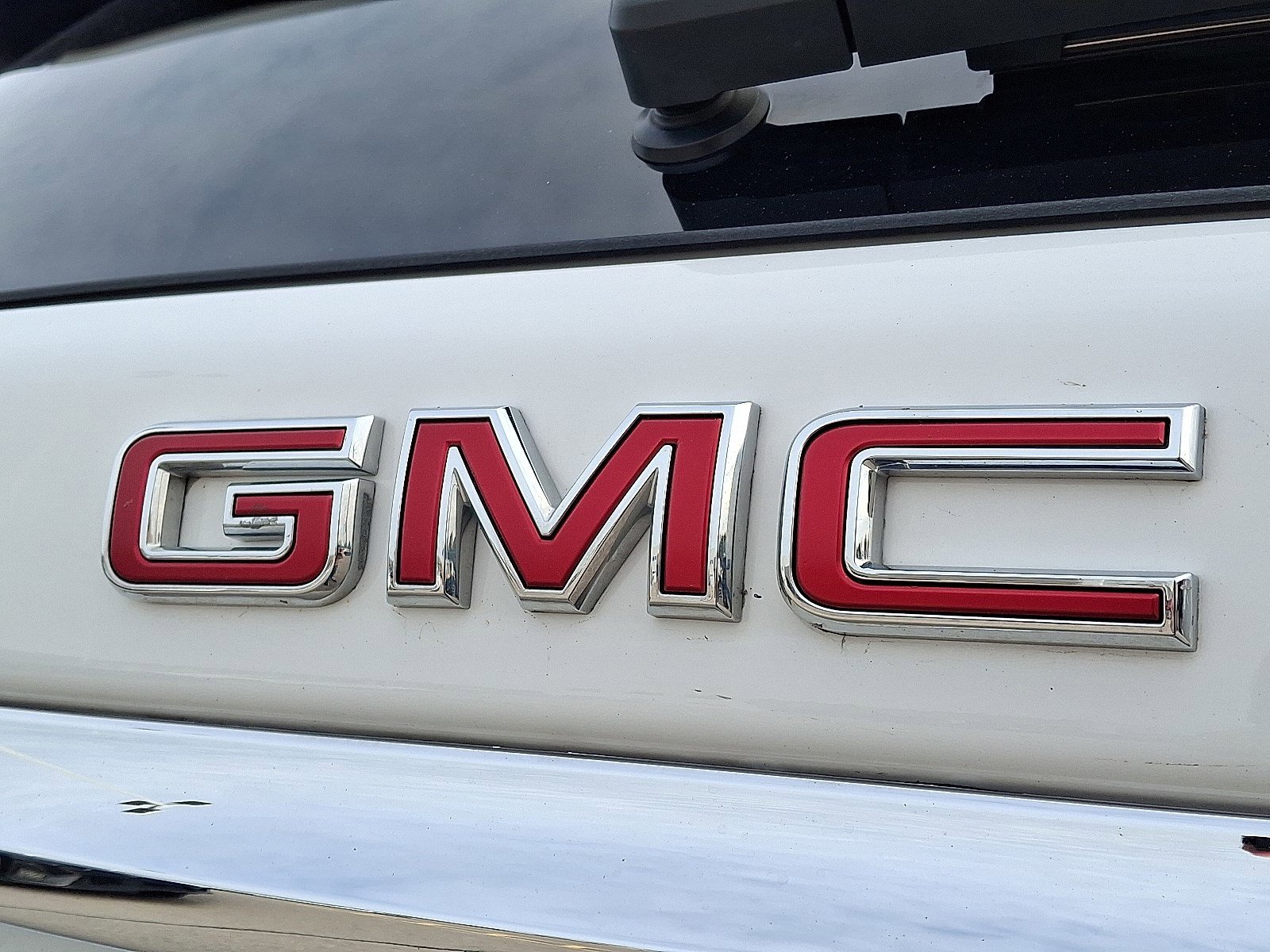Used 2024 GMC Terrain SLT image 30