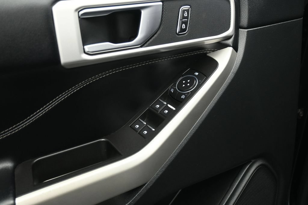 Certified 2022 Ford Explorer XLT RWD image 8
