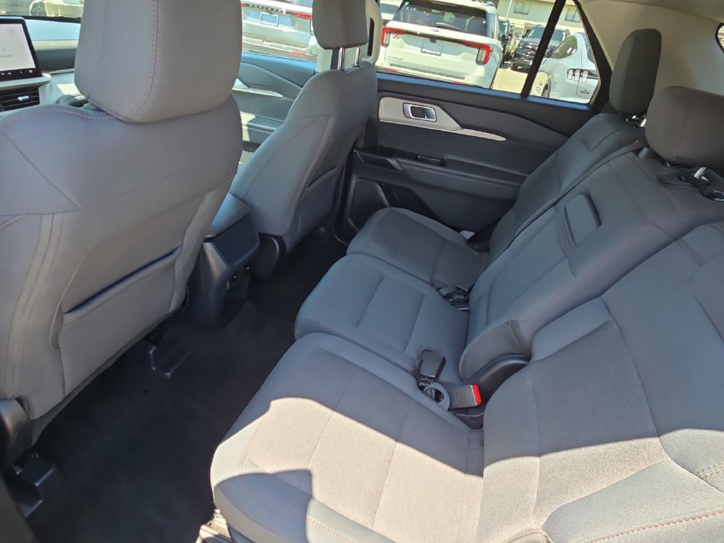 Certified 2025 Ford Explorer Active AWD/4WD image 11