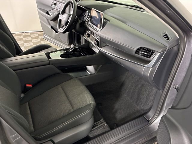 Used 2026 Nissan Rogue SV FWD image 16