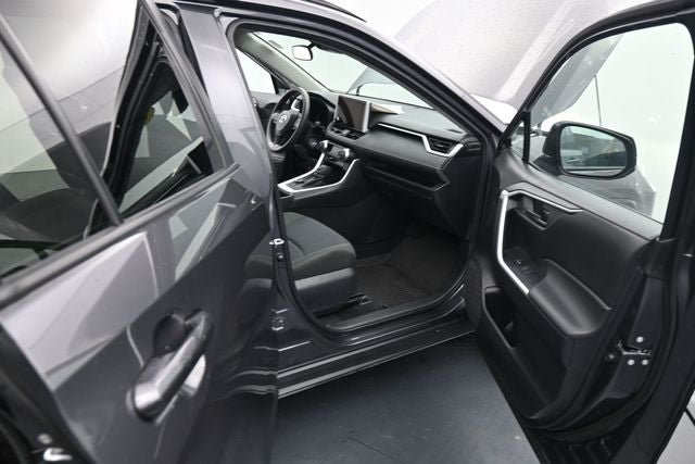 Used 2025 Toyota RAV4 LE AWD/4WD image 14