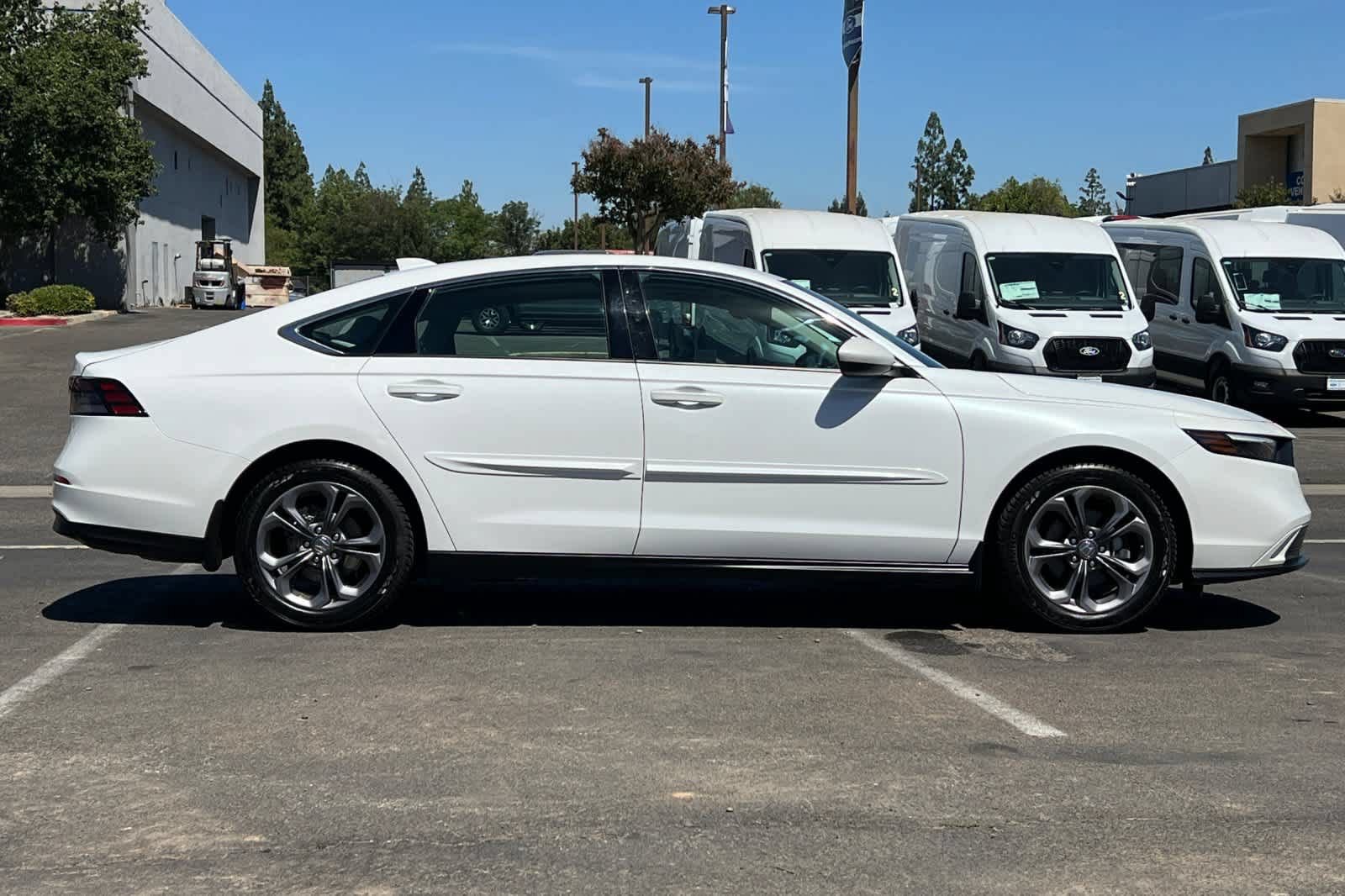 Used 2023 Honda Accord EX image 9