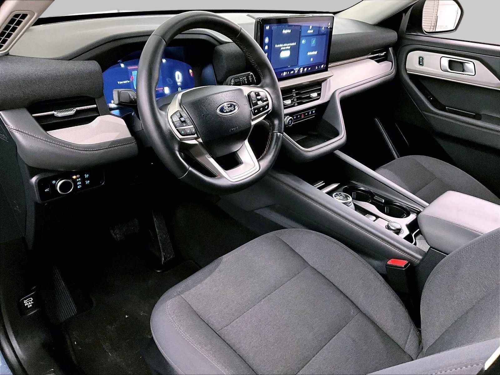 Certified 2025 Ford Explorer Active image 12