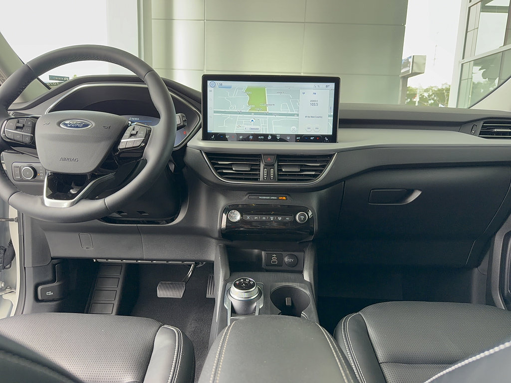 Certified 2024 Ford Escape Platinum AWD/4WD image 28