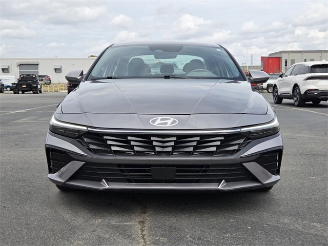 Used 2025 Hyundai Elantra SEL image 8