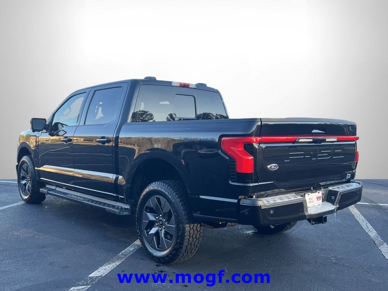 Certified 2022 Ford F150 Lightning Lariat image 5