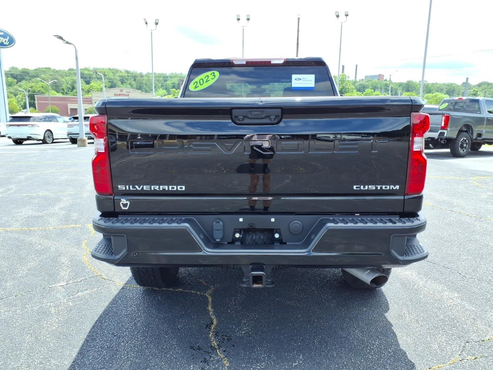 Used 2023 Chevrolet Silverado 2500 Custom w/ Custom Convenience Package AWD/4WD image 7