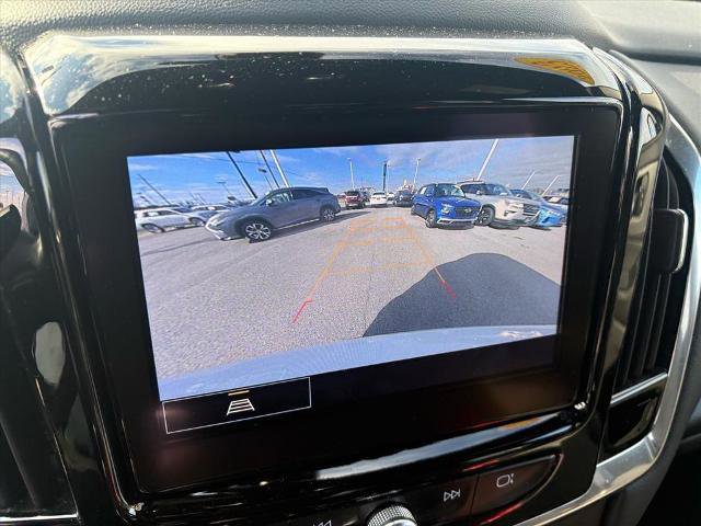 Used 2023 Chevrolet Traverse LT image 14