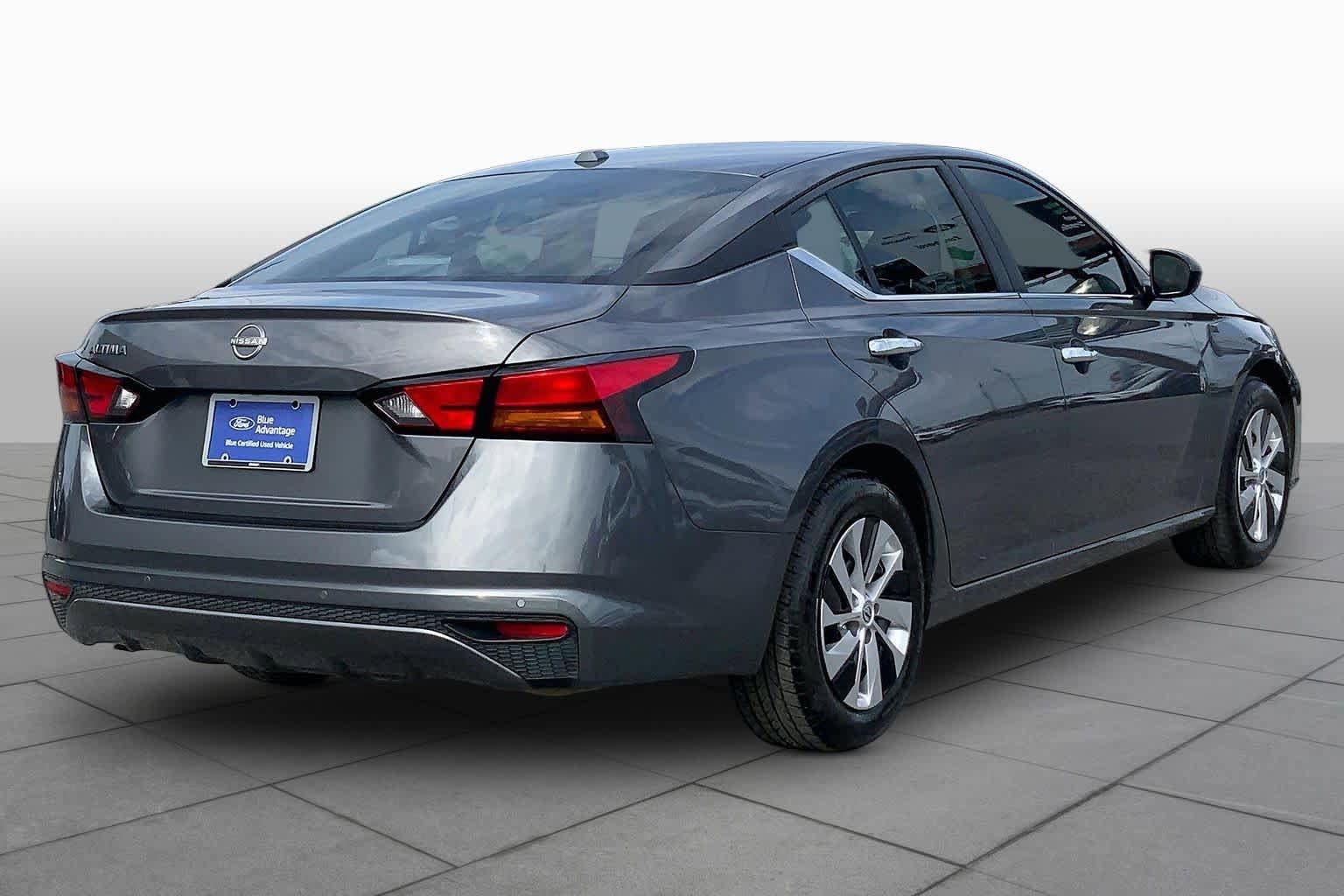 Used 2025 Nissan Altima 2.5 S FWD image 12