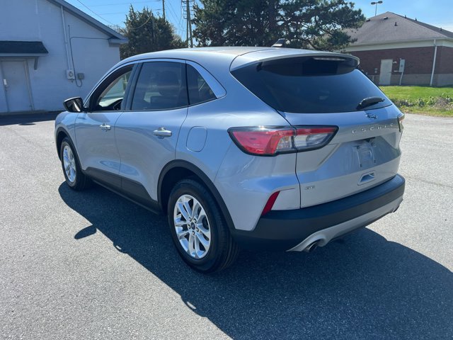 Certified 2022 Ford Escape SE w/ Convenience Package image 3