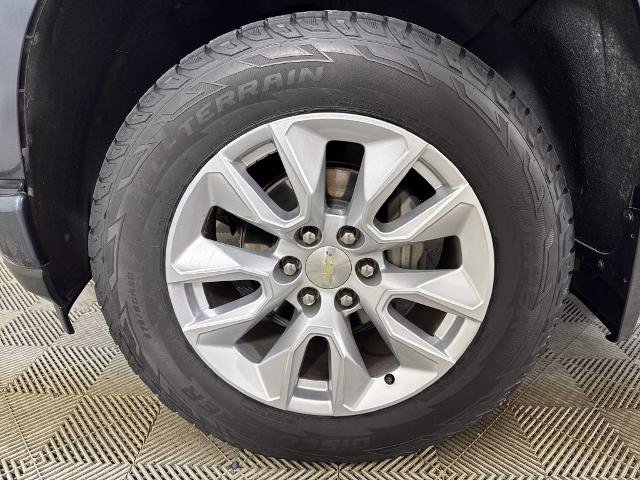 Used 2019 Chevrolet Silverado 1500 Custom w/ Custom Value Package AWD/4WD image 13