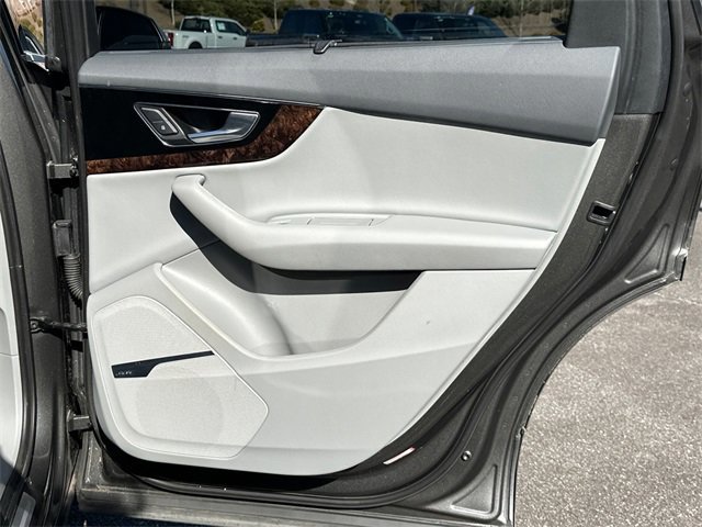 Used 2019 Audi Q7 3.0T Premium Plus image 16