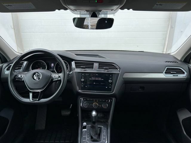 Used 2020 Volkswagen Tiguan SE AWD/4WD image 10