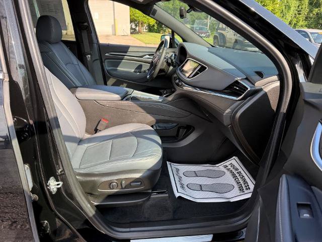 Used 2022 Buick Enclave Essence w/ Sport Touring Edition AWD/4WD image 25
