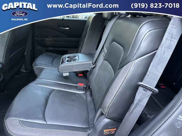 Used 2022 Nissan Pathfinder SL FWD image 18