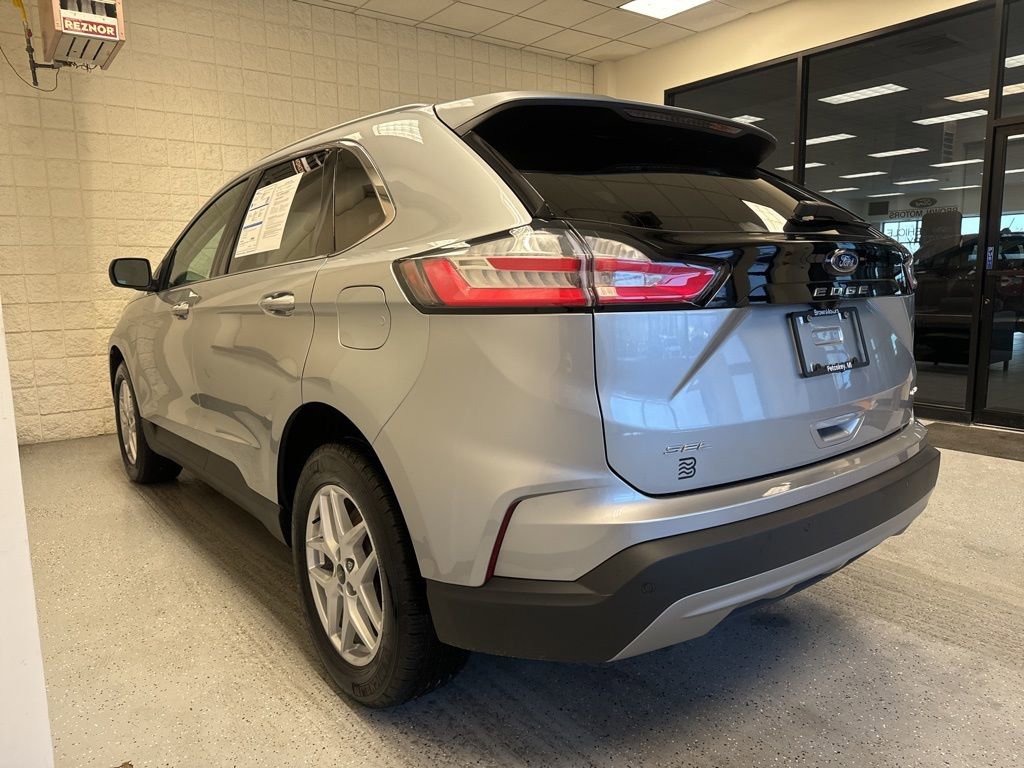 Certified 2024 Ford Edge SEL w/ Convenience Package AWD/4WD image 3