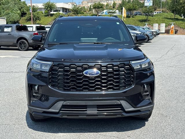 Certified 2025 Ford Explorer ST-Line AWD/4WD image 2
