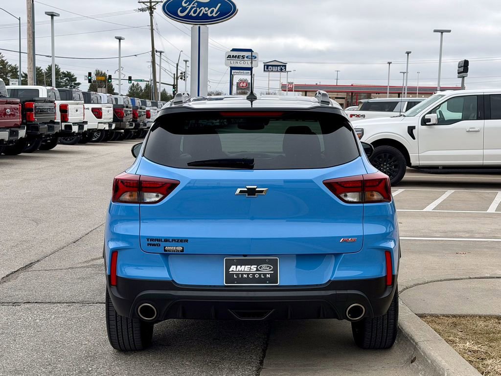 Used 2023 Chevrolet TrailBlazer RS w/ Convenience Package image 2